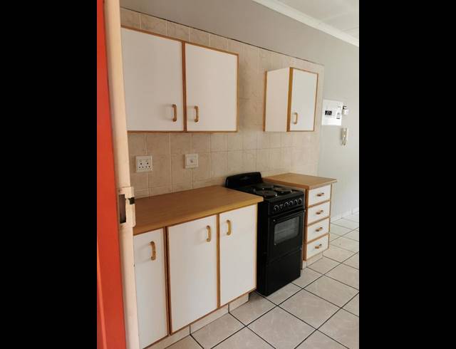 1 BEDROOM PROPERTY TO RENT IN DASSIE RAND